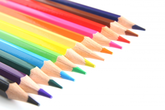 虹色の色鉛筆